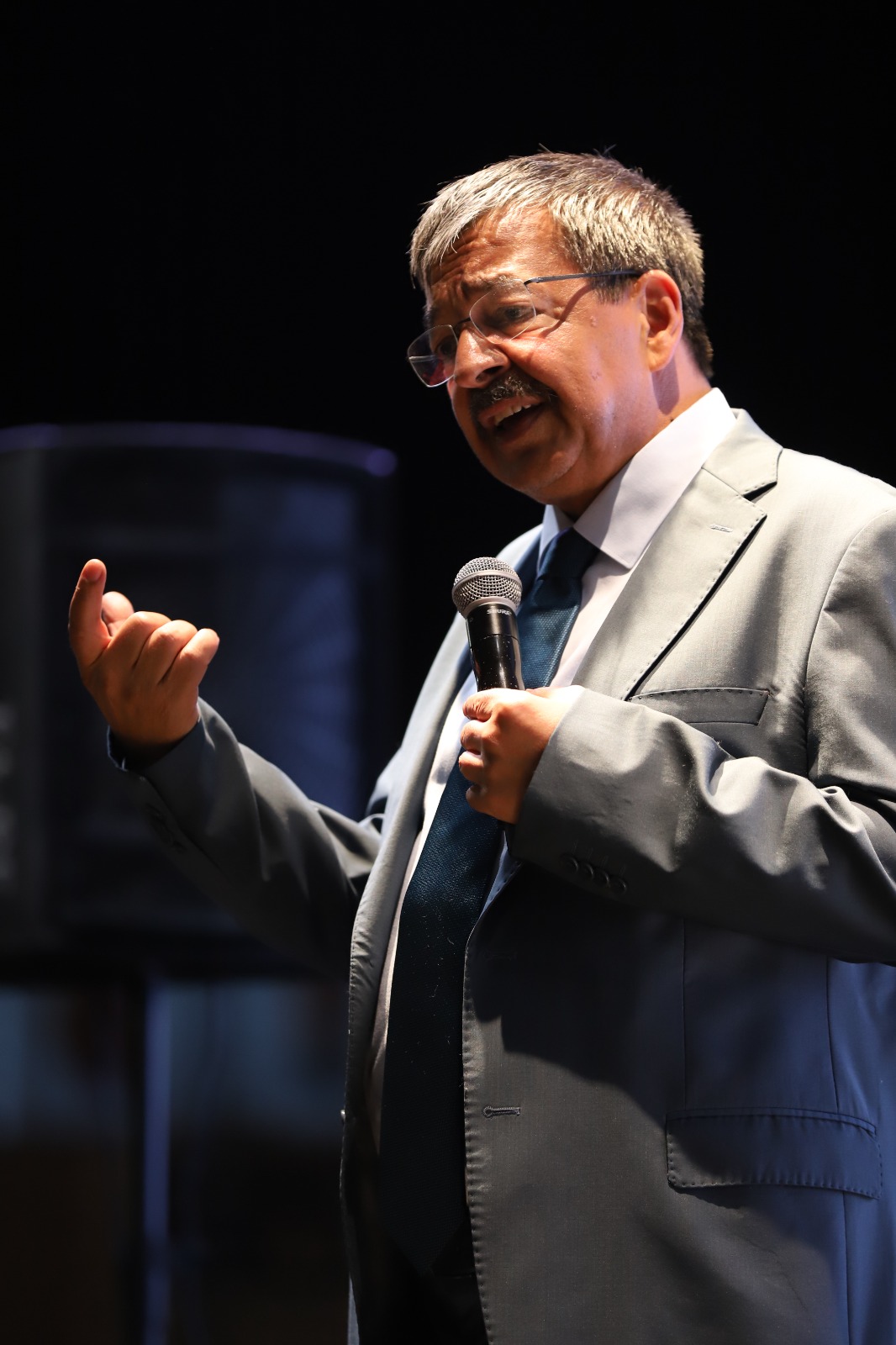 Hayati İnanç ilk kez katıldığı festivalde hemşerileriyle buluştu ...