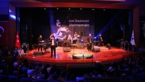 Barış Manço sevgisi salona sığmadı