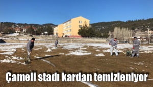 Çameli stadı kardan temizleniyor