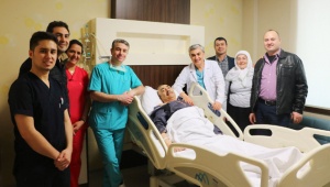 Konuşarak ameliyat oldu