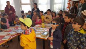 ANAOKULU ÖĞRENCİLERİ KÜTÜPHANEYİ GEZDİ