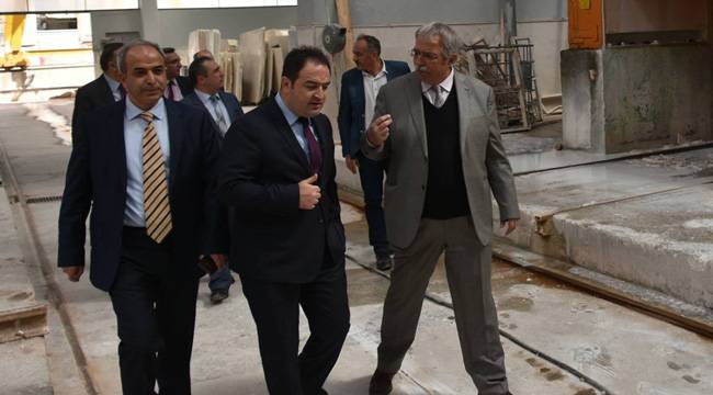 MÜSTEŞAR YARDIMCISI SANAYİCİLERİ DİNLEDİ