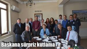 Başkana sürpriz kutlama