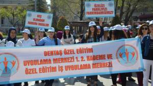 Farkındalık için yürüdüler