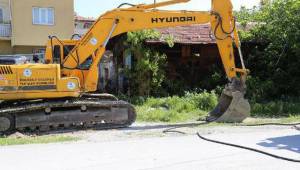 METRUK BİNA YIKILDI