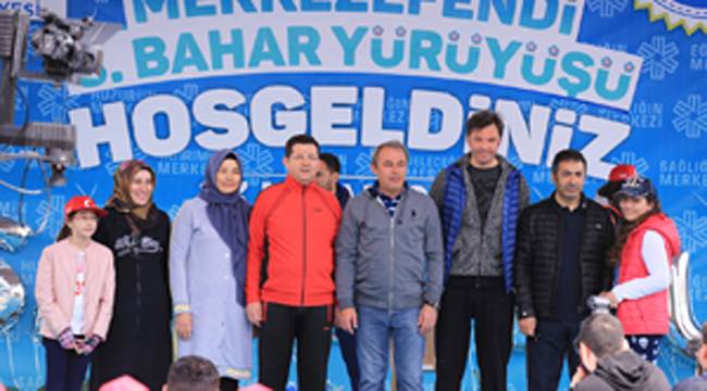 ON BİNLER SAĞLIK İÇİN YÜRÜDÜ
