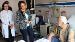 Öztürk’ten kanser hastalarına ziyaret