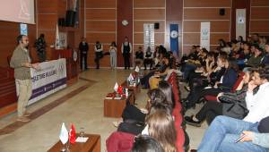PAÜ’DE ÖĞRENCİLER KARİYERİNE YÖN VERİYOR