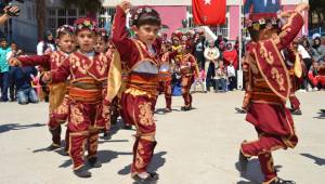 TAVAS’TA COŞKULU KUTLAMA