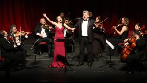 Akademisyenlerden büyüleyen konser
