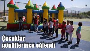 Çocuklar gönüllerince eğlendi