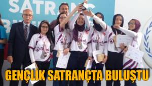 GENÇLİK SATRANÇTA BULUŞTU