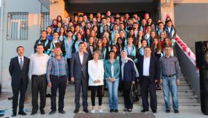 HİMMET NİMET ÖZÇELİK ANADOLU LİSESİNDE MEZUNİYET SEVİNCİ
