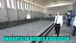 ANAFARTALAR HAVUZA KAVUŞUYOR
