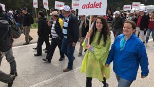 Basmacı'ya kızından sürpriz