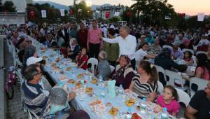 BİNLERCE GÖNÜL BİR ARAYA GELDİ