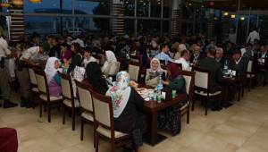 Şehit aileleri ve gaziler onuruna yemek verildi