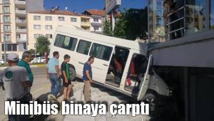 MİNİBÜS YOLDAN ÇIKTI