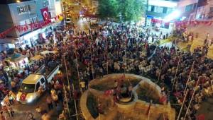 TAVAS'TA 15 TEMMUZ İÇİN 15 BAYRAK DİKİLDİ
