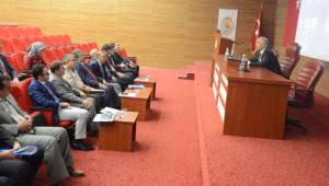 Vali Kaymakamlarla biraraya geldi