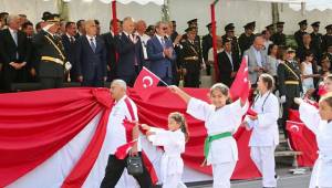 ZAFER BAYRAMI COŞKUYLA KUTLANDI