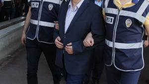 5 öğretmen gözaltına alındı