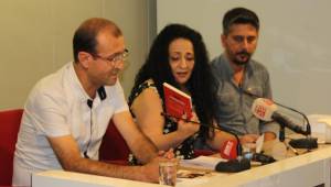 SEVİM SAY KİTABINI İMZALADI