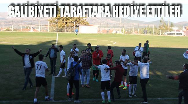 GALİBİYETİ TARAFTARA HEDİYE ETTİLER