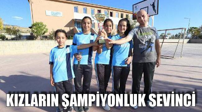KIZLARIN ŞAMPİYONLUK SEVİNCİ