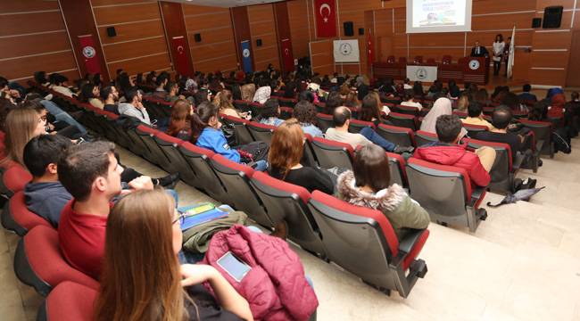 PAÜ’LÜ GENÇLERDEN KONFERANS