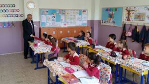 VALİ MİNİKLERİ DİNLEDİ