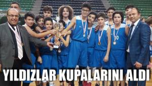 YILDIZLAR KUPALARINI ALDI