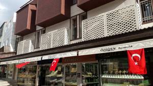 SARRAFLARDAN BAYRAKLI DESTEK