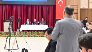 VALİ MUHTARLARI DİNLEDİ