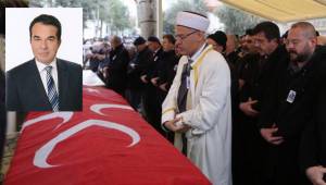Yeniçeri toprağa verildi