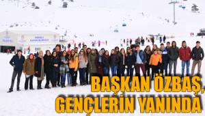 BAŞKAN ÖZBAŞ, GENÇLERİN YANINDA