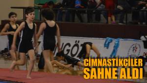 CİMNASTİKÇİLER SAHNE ALDI
