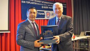 DTO HEYETİ, BERLİN’DEKİ TÜRK İŞ ADAMLARIYLA BULUŞTU