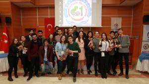 GENÇLER FİKİRLERİYLE YARIŞTI