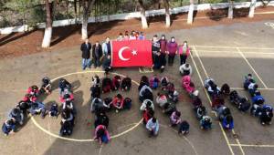ÖĞRENCİLERDEN MEHMETÇİK'E DESTEK