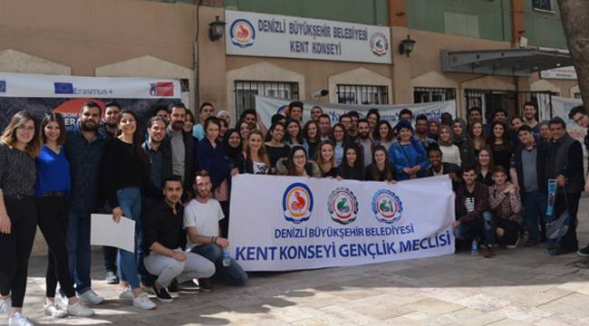 GENÇLİK MECLİSİ 9 ÜLKEDEN 42 TEMSİLCİYİ AĞIRLADI