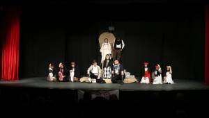 İLK DEFA TİYATRO İZLEDİLER