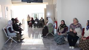 KADINLAR SAĞLIK TARAMASINDAN GEÇİRİLDİ