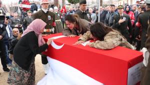 TAVAS ŞEHİDİNİ UĞURLADI