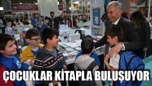 ÇOCUKLAR KİTAPLA BULUŞUYOR