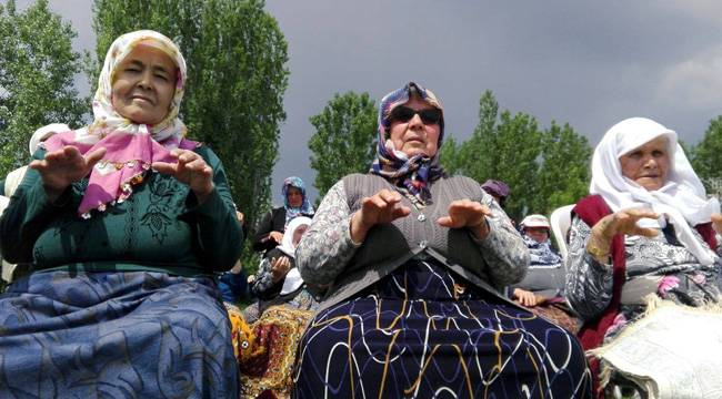 DUALAR YAĞMUR İÇİN
