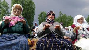 DUALAR YAĞMUR İÇİN