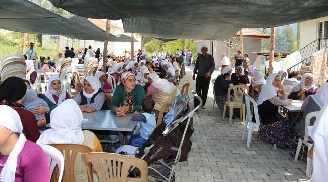 ELMALI’DA ŞÜKÜR YEMEĞİ