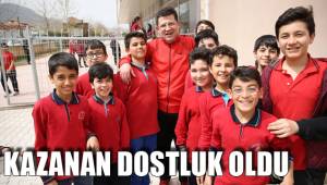 KAZANAN DOSTLUK OLDU