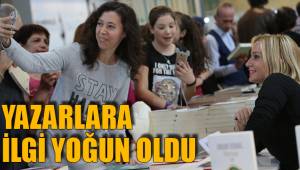 YAZARLARA İLGİ YOĞUN OLDU